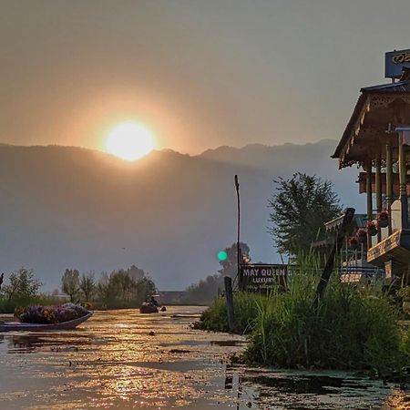 Hotel White House Group Of Houseboats à Srīnagar Extérieur photo